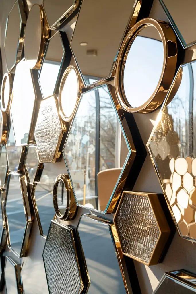 Mirrored Wall Accents to Maximize Light and Space