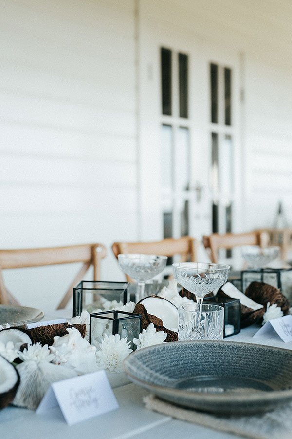 Crystal goblets and stoneware plates