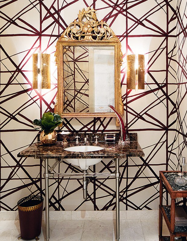 An Antique-Filled Pied-à-Terre with Contemporary Flair